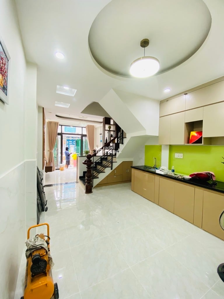 Quận 8, nhà 4 tầng, 42m2, 3pn, shr, nhỉnh 4 tỷ