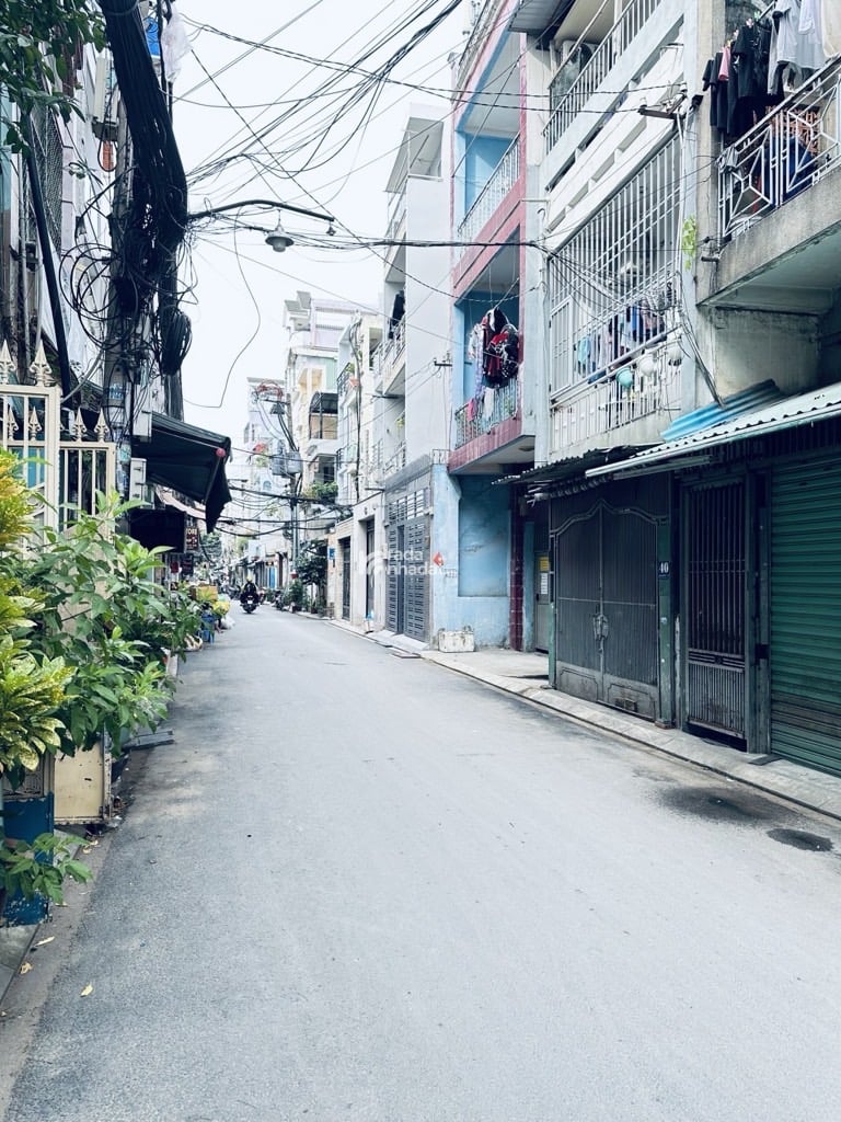 MT Nguyễn Thanh Tuyền - 68m2 - 4 T.ầng BTCT - MT 8m2 - D.òng T.iền 17tr/tháng - C.hỉ 11.9 T.ỷ TL