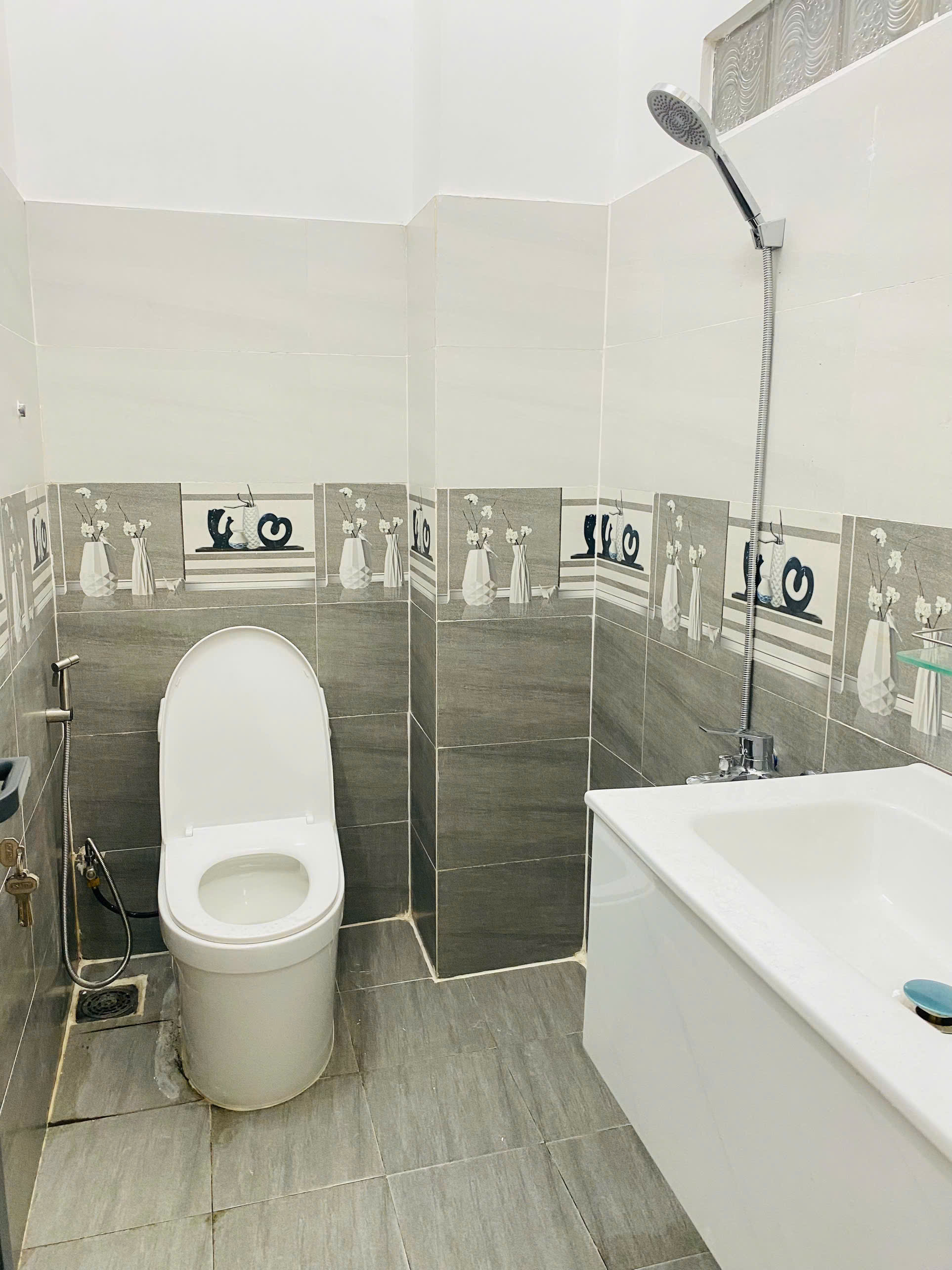 Bán nhà HXH cạnh MT đường Nguyễn Xí, Bình Thạnh 52m2, gần Vincom Nguyễn Xí, SHR giá 3 tỷ 950 TL