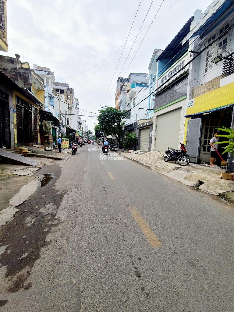 BÁN NHÀ MẶT TIỀN TRỤC LÊ VĂN QUỚI 90M2 9 TỶ 4 TẦNG 5X18M KINH DOANH GIÁP TÂN PHÚ