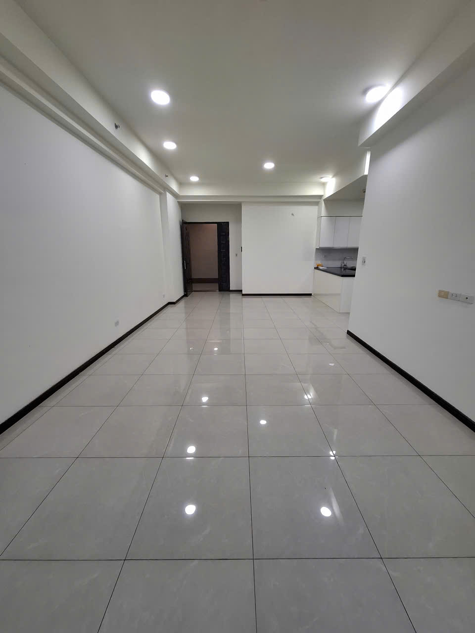 Ở liền - Giá 16tr - Cho thuê căn hộ Dockland Quận 7, 117m 3PN*2WC