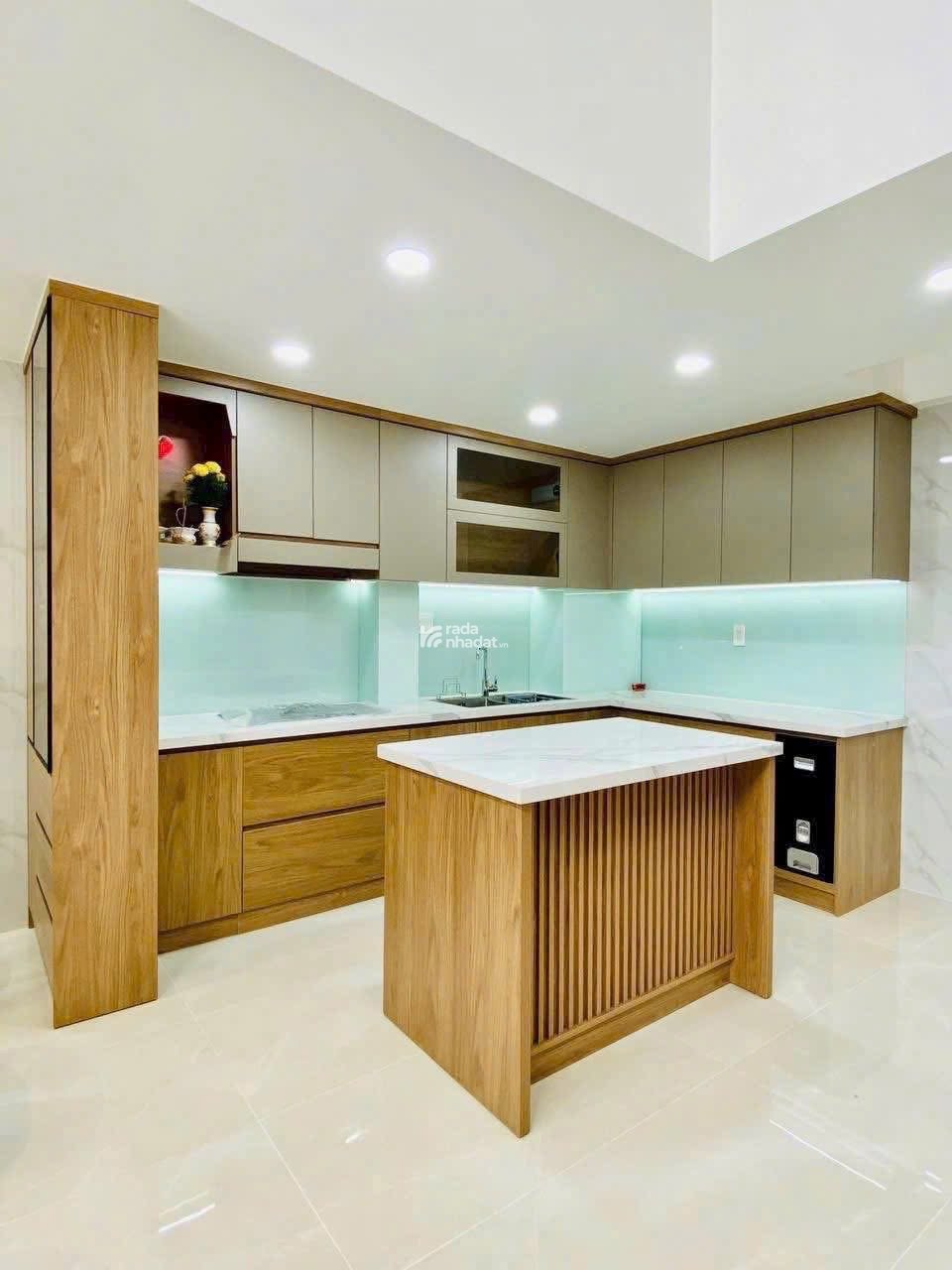 Gấp! Bán nhà Nơ Trang Long, Bình Thạnh 50m2 xây 2 lầu. Gần học viện Cán Bộ. Cho thuê 8tr