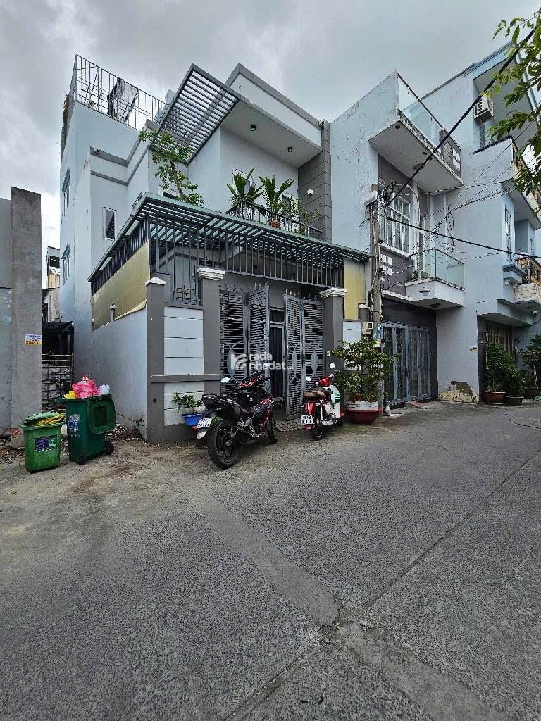 Bán nhà Quận 7 cạnh Lotte 50m2 thổ cư ngang 5m dài 10m nhà 2 tầng 2 phòng ngủ Ô tô đổ cửa chỉ 5 tỷ 