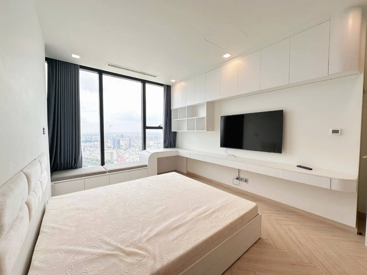 Chính Chủ Cần Cho Thuê Gấp Căn Hộ The Flemington, Quận 11, DT 117m2 (2PN, 2WC), Nội Thất Cao Cấp
