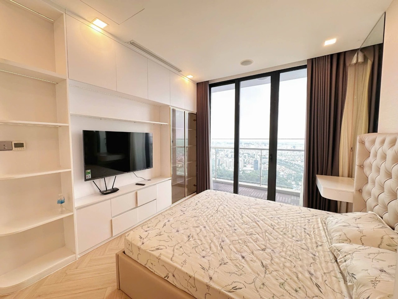 Chính Chủ Cần Cho Thuê Gấp Căn Hộ The Flemington, Quận 11, DT 117m2 (2PN, 2WC), Nội Thất Cao Cấp