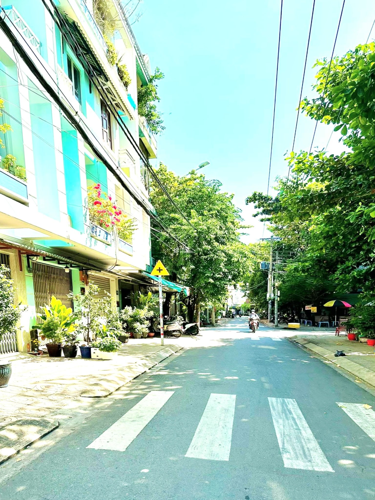 CẠNH Q11, LẠC LONG QUÂN - NHÀ ĐẸP 4 TẦNG 5PN - ĐƯỜNG 12M CÓ LỀ - DÁ 9,xT