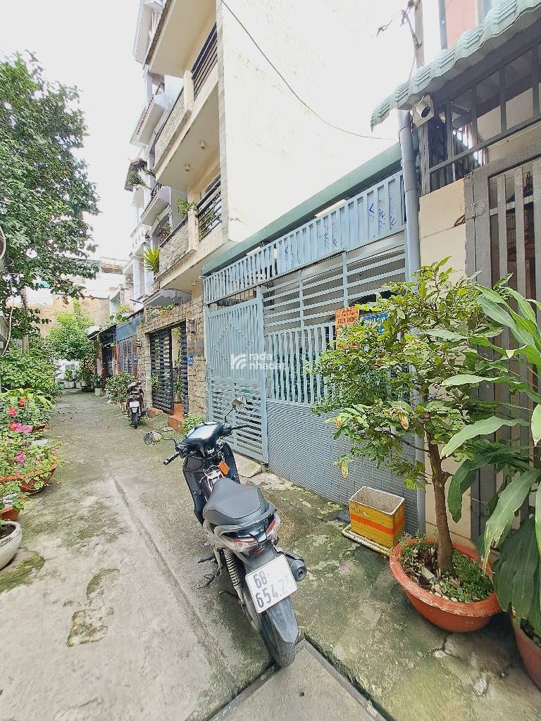 HẺM XE HƠI CỐNG LỞ, TÂN BÌNH, 63M2 TIỆN XÂY MỚI. GIẢM 350TR CHỈ CÒN 6T TL