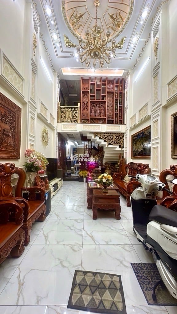 - ĐẸP LUNG LINH 5 TẦNG - NỘI THẤT XỊN XÒ -HẺM 10M XE HƠI TRÁNH NHAU - HẺM THẲNG 1 TRỤC 