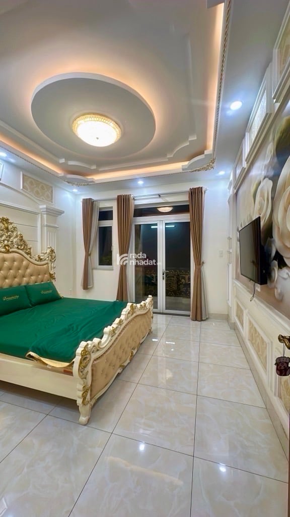 - ĐẸP LUNG LINH 5 TẦNG - NỘI THẤT XỊN XÒ -HẺM 10M XE HƠI TRÁNH NHAU - HẺM THẲNG 1 TRỤC 