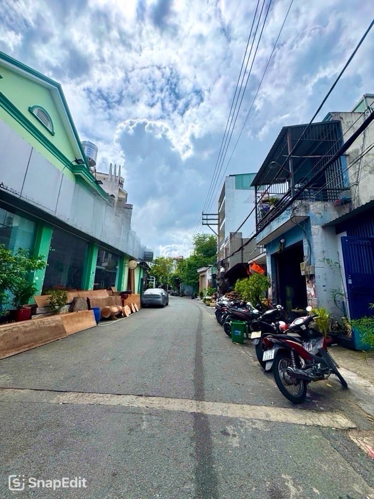 - ĐẸP LUNG LINH 5 TẦNG - NỘI THẤT XỊN XÒ -HẺM 10M XE HƠI TRÁNH NHAU - HẺM THẲNG 1 TRỤC 