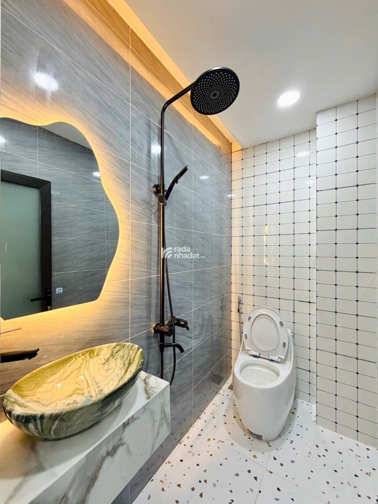 TÂN BÌNH 8” - 60M2 - 2 TẦNG - 3 PN (1 PHÒNG DƯỚI TRỆT), 3 WC - TẶNG FULL NỘI THẤT XỊN - 5 TỶ NHỈNH.