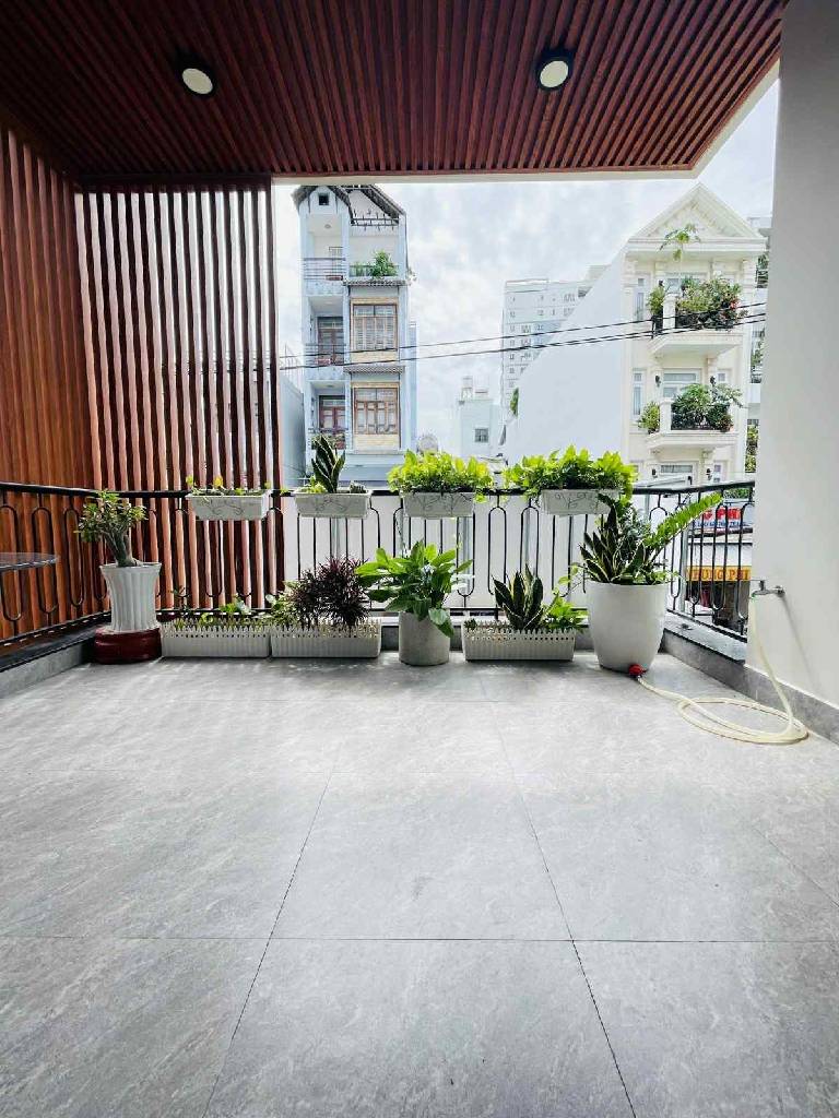  Mặt Tiền Lê Văn Phan, 1trệt 4lầu, 4 phòng ngủ, khu vực chợ vãi của Tân Phú 