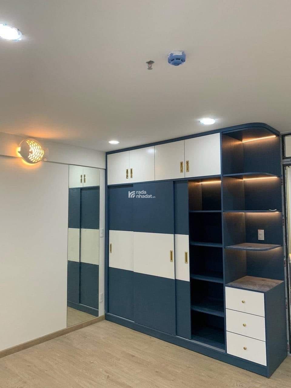 Cần cho thuê căn 2PN - 74m2 tầng cao view đẹp. Nhà sạch sẽ