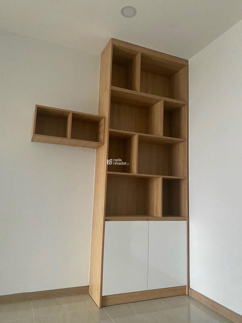 Cần cho thuê căn 2PN - 74m2 tầng cao view đẹp. Nhà sạch sẽ