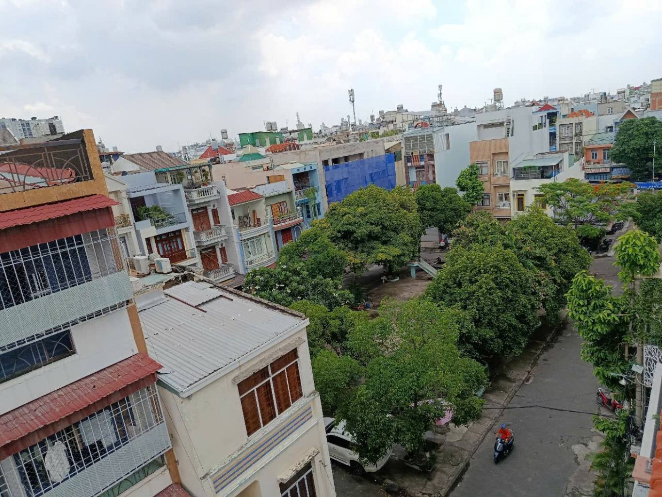 KHU VIP PHÂN LÔ NGUYỄN CỬU ĐÀM - NHÀ 5 TẦNG VỪA Ở VỪA KD VIEW CÔNG VIÊN - NGANG 5 X DÀI 19 BTCT