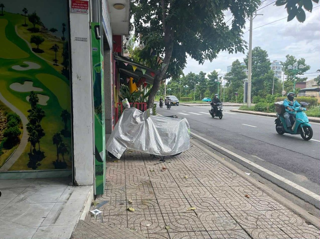 MẶT TIỀN ĐƯỜNG HAI LÀN XE RỘNG  QUY HOẠCH ĐẸP CÓ LỀ THUẬN TIỆN KINH DOANH ĐA NGÀNH