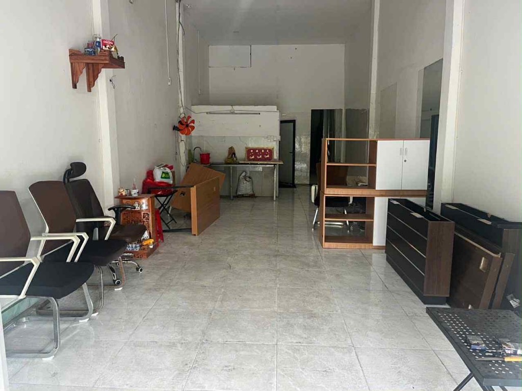 MẶT TIỀN ĐƯỜNG HAI LÀN XE RỘNG  QUY HOẠCH ĐẸP CÓ LỀ THUẬN TIỆN KINH DOANH ĐA NGÀNH