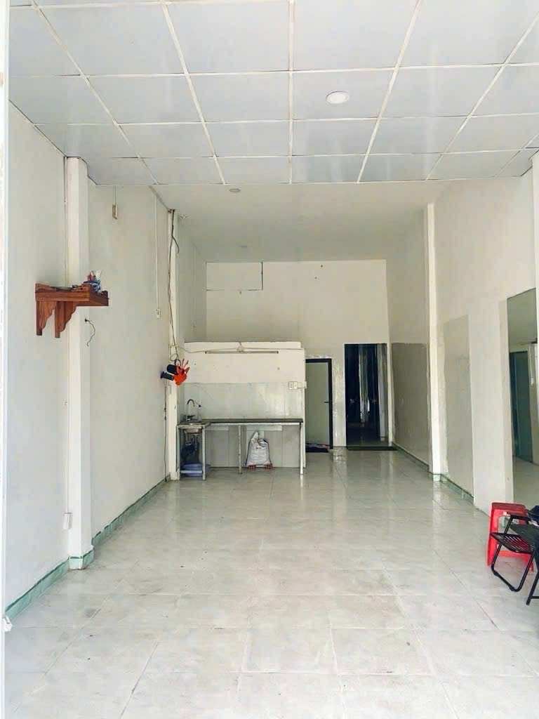 MẶT TIỀN ĐƯỜNG HAI LÀN XE RỘNG  QUY HOẠCH ĐẸP CÓ LỀ THUẬN TIỆN KINH DOANH ĐA NGÀNH