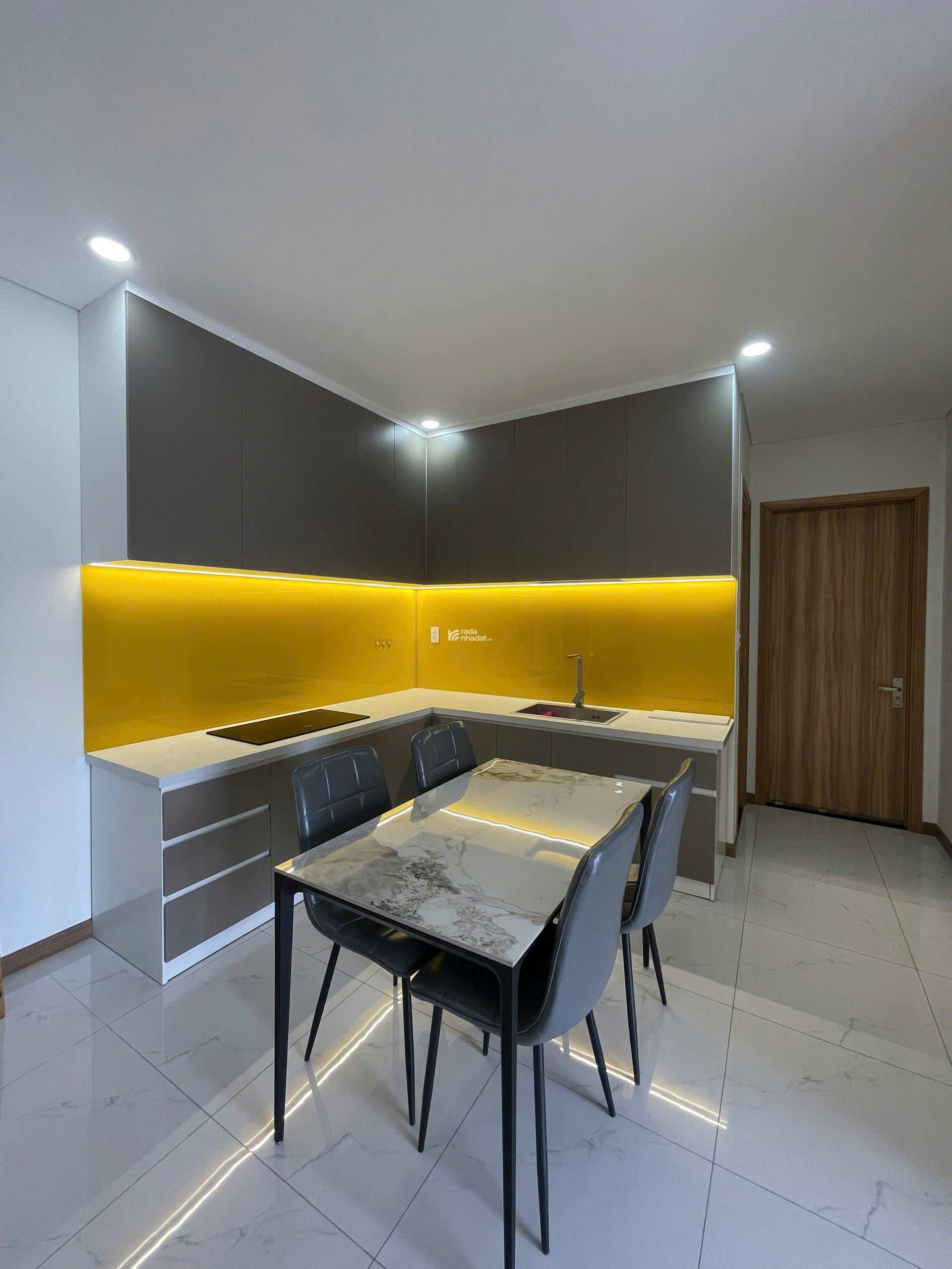4,802 Tỷ (Bao thuế phí) - Bán căn hộ full nội thất 74m2 2PN 2WC ngay trung tâm Q7