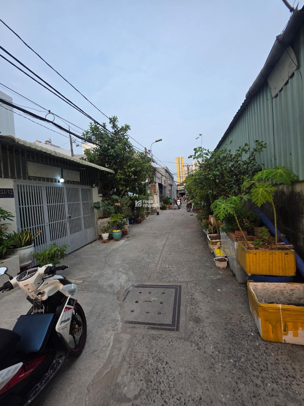 Nhà sát mặt tiền An Dương Vương, 72m2 , 2 tầng,  hẻm xe tải vi vu 