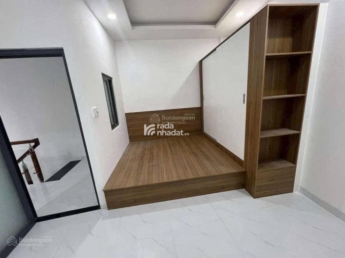 Bán nhà 2 lầu hẻm 2 ôtô 7 chỗ tránh nhau ngay Đặng Văn Ngữ, phường 10, Phú Nhuận SHR