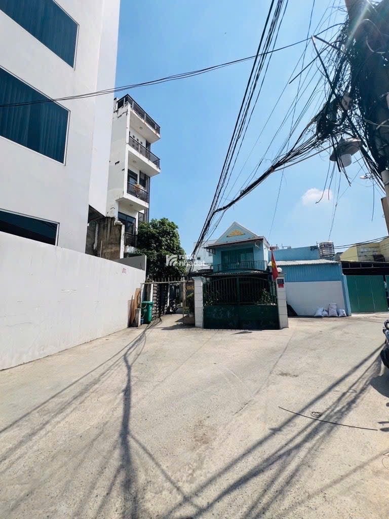 Bán nhà Quận 7 cạnh Lotte Him Lam sát ô tô đỗ ngang 4.2m dài 18m vuôn vức Sổ hồng riêng chỉ 4 tỷ nh