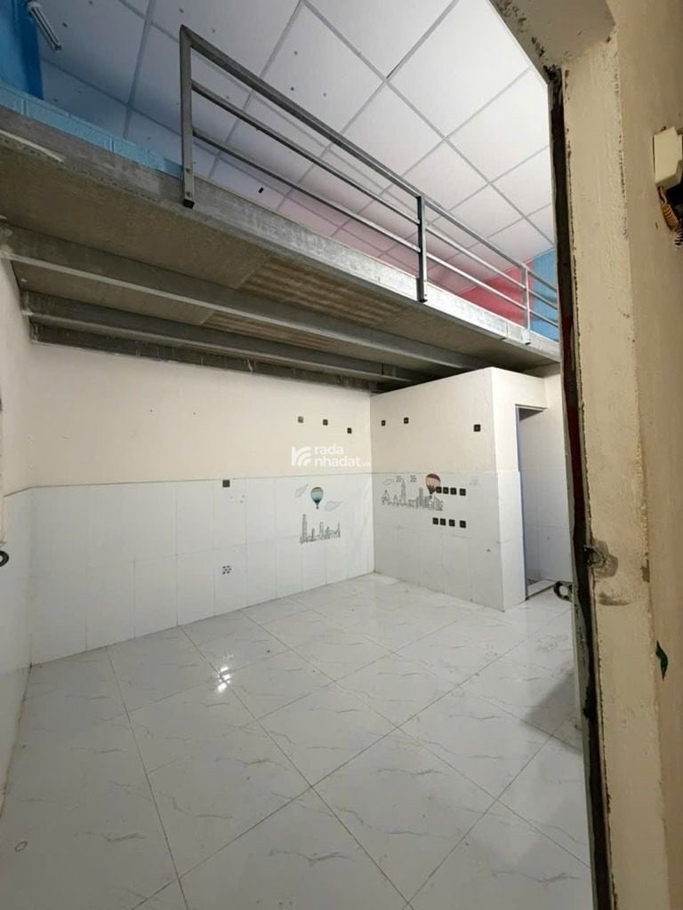 Bán nhà Quận 7 cạnh Lotte Him Lam sát ô tô đỗ ngang 4.2m dài 18m vuôn vức Sổ hồng riêng chỉ 4 tỷ nh