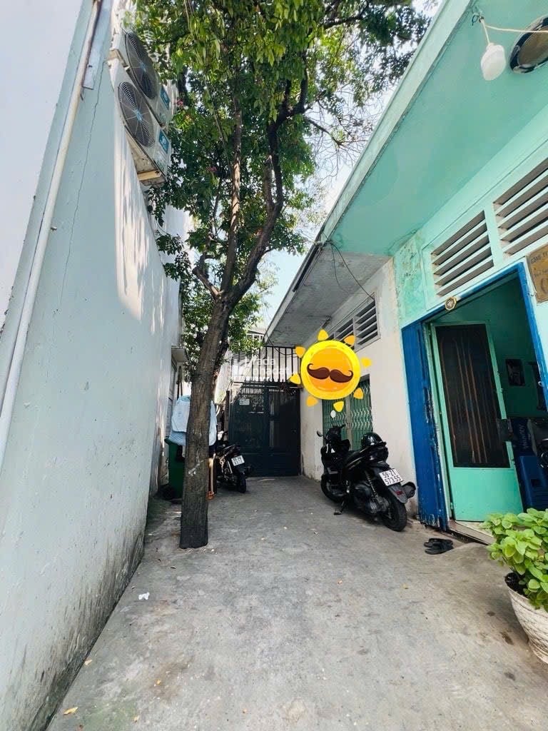 Bán nhà Quận 7 cạnh Lotte Him Lam sát ô tô đỗ ngang 4.2m dài 18m vuôn vức Sổ hồng riêng chỉ 4 tỷ nh