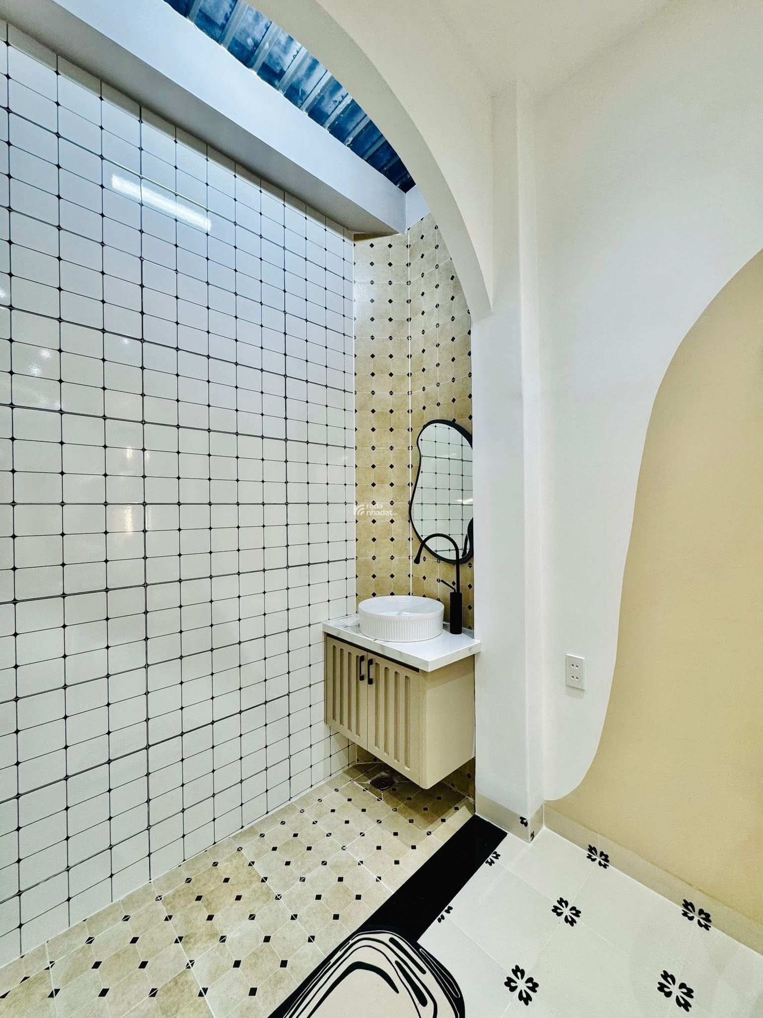 Cần bán gấp nhà Nguyễn Đình Chiểu, Phường 4, Quận 3, Giá 3 tỷ 100, Diện tích 49.5m2