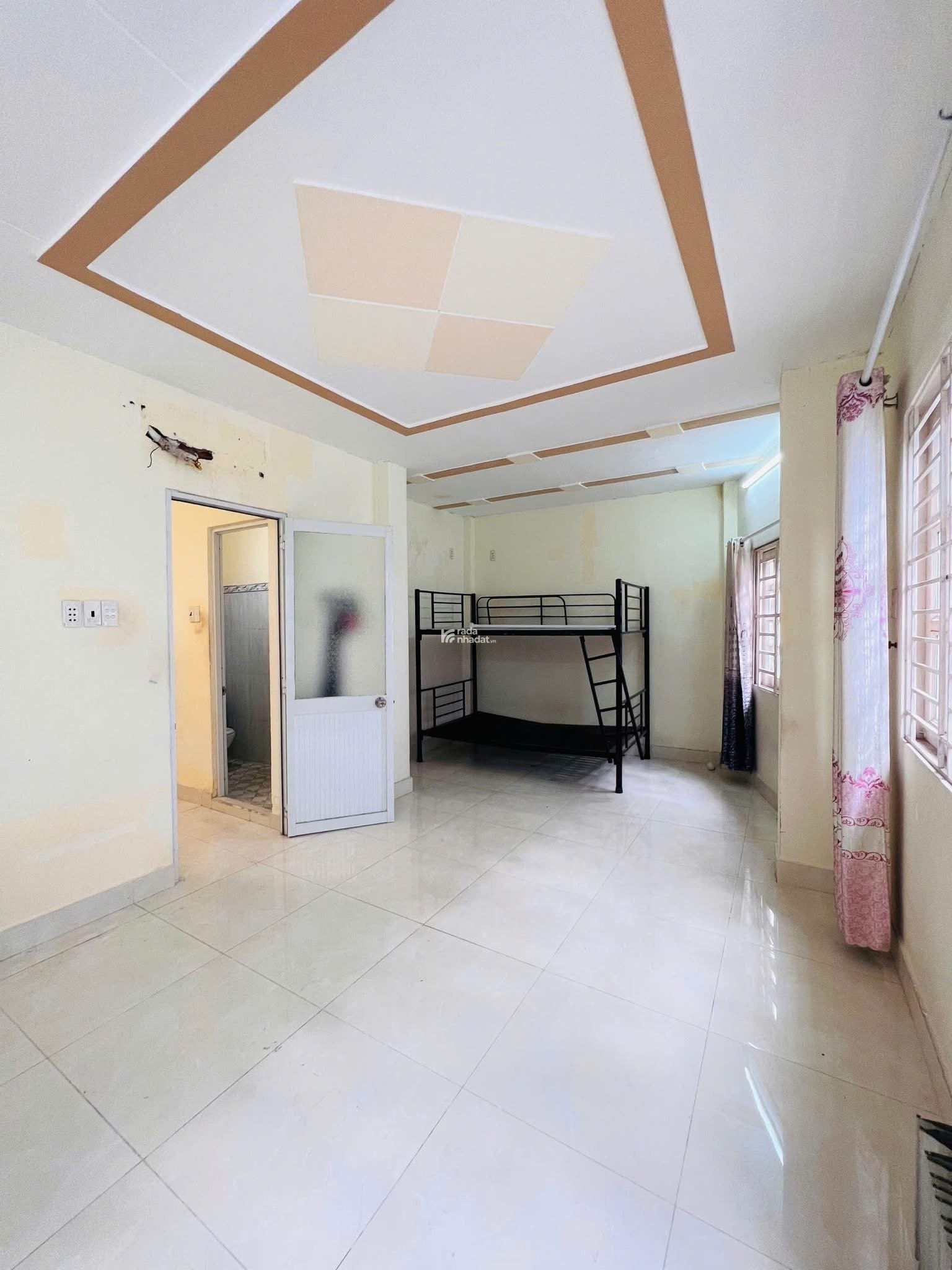 Bán ngay căn nhà Hoàng Việt, Tân Bình/ 53,2m2/ 3 Tỷ 250/ SHR/ Hẻm OTO