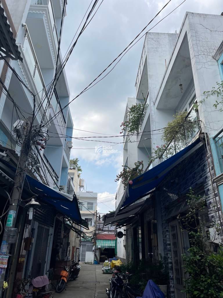 BÁN NHÀ HXH LÊ VĂN QUỚI - 40M- NHÀ 2 TẦNG CỨNG CÁP - CHỈ 4.25 TỶ TL