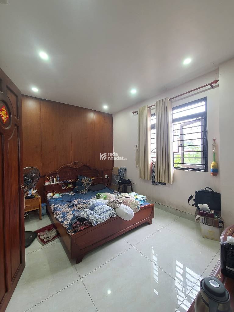 BÁN NHÀ NGUYỄN QUÝ YÊM 90M2 8.X TỶ 3 TẦNG HẺM XE HƠI 8M BÌNH TÂN 