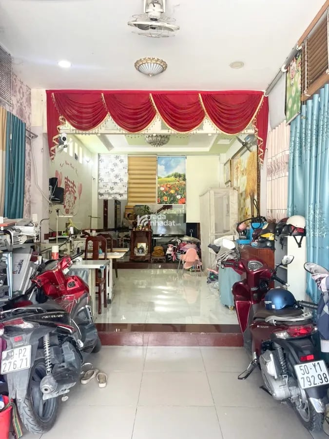 BÁN NHÀ SIÊU ĐẸP  3 TẦNG ĐÚC BTCT, GÓC 2 MẶT TIỀN KINH DOANH ĐỈNH, TRUNG CHÁNH, HÓC MÔN, GIÁ 5.75TỶ