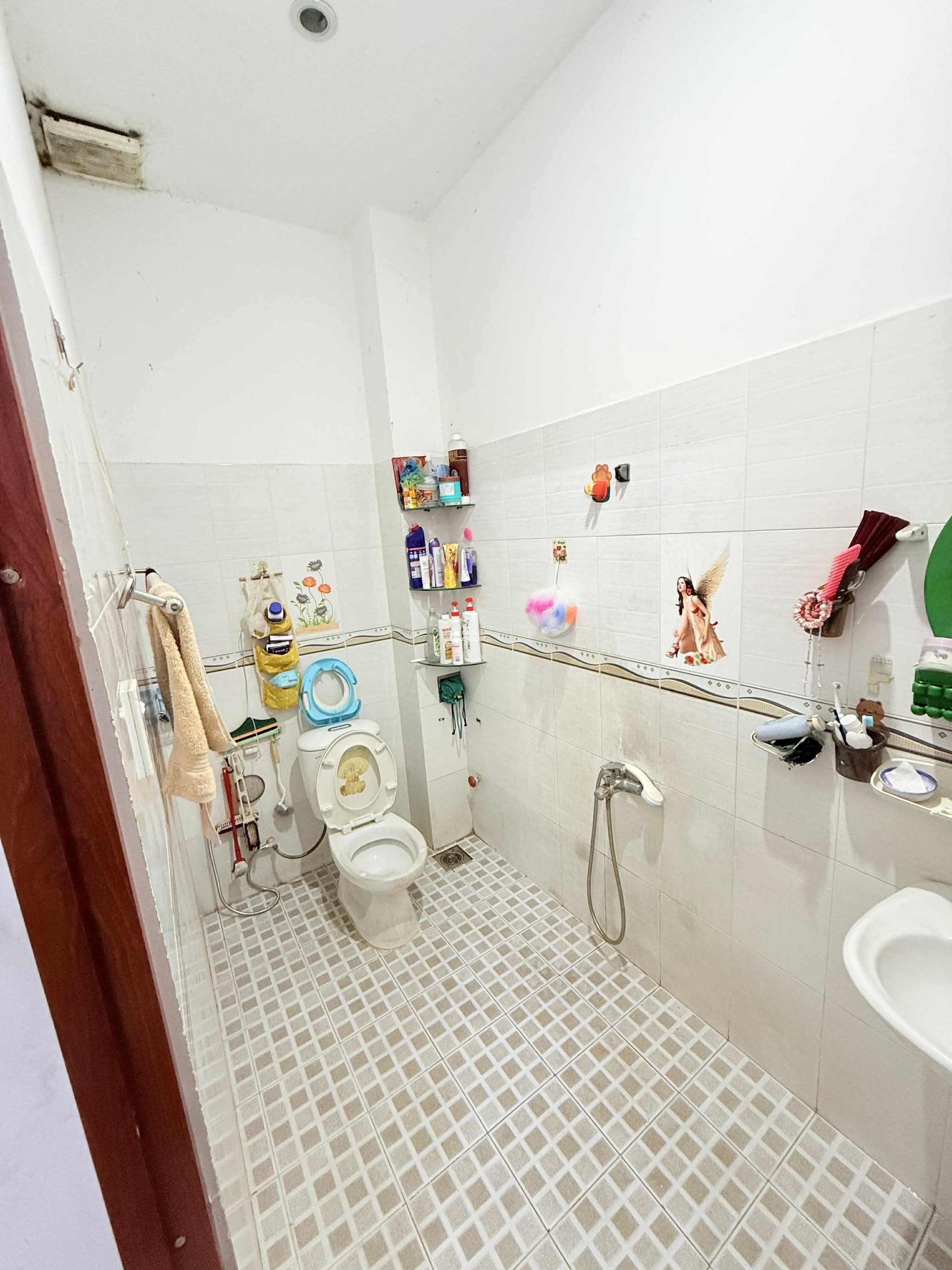 BÁN NHÀ MẶT TIỀN HẺM 8M NGUYỄN TRỌNG TUYỂN - NGUYỄN VĂN TRỖI - DT:90M2 - 3 TẦNG - CHỈ 14 TỶ