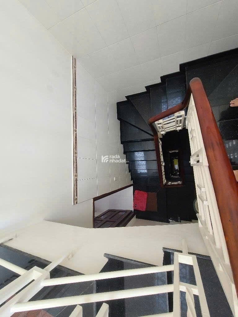 NHÀ 5 TẦNG - 31M2 - 3PN - HẺM THÔNG Ô TÔ