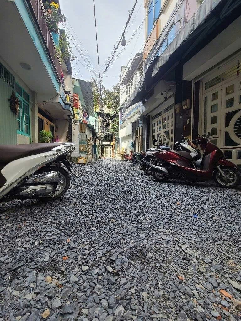 NHÀ 5 TẦNG - 31M2 - 3PN - HẺM THÔNG Ô TÔ