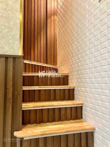 KẸT TIỀN! Bán nhà Trần Hưng Đạo, phường 1, Quận 5, 40m2 (4x10m) sổ riêng, hẻm xe hơi