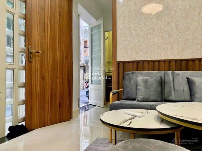 KẸT TIỀN! Bán nhà Trần Hưng Đạo, phường 1, Quận 5, 40m2 (4x10m) sổ riêng, hẻm xe hơi