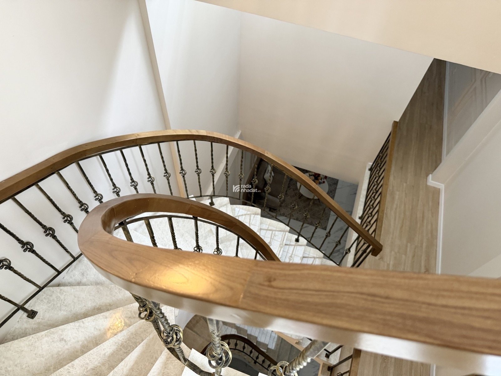 BIỆT THỰ QUẬN 1 - TÔN THẤT TÙNG - SƯ NGUYỆT ÁNH - DT:123M2 - 3 TẦNG - NHỈNH 22 TỶ