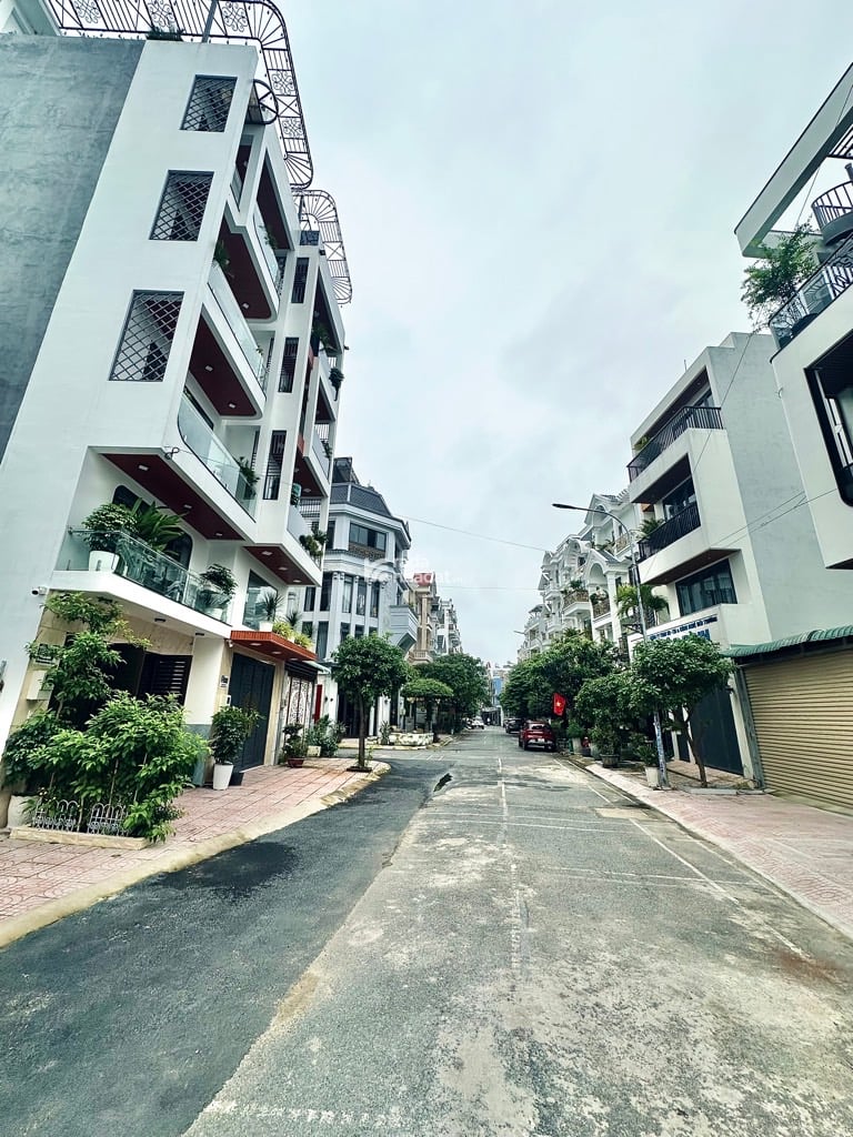 SIÊU PHẨM  KHU PHÂN LÔ VIP  6 TẦNG THANG MÁY -FULL NỘ THẤT - QUẬN 12  - CHỈ 11.5 TỶ 