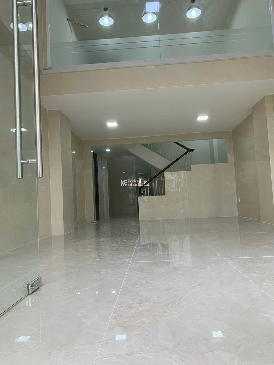 Bán nhà ngay MT đường Phạm Viết Chánh,Q1 có HĐT 65tr/tháng ,5x15m, ngay trung tâm q1 giá tốt 