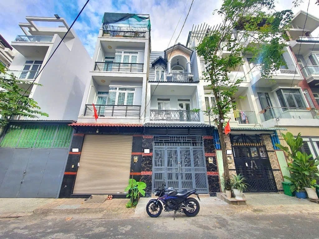 Bán Nhà Tặng Full Nội Thất 4 Tầng, Trung tâm Quận 9. Giá Nhỉnh 7 Tỷ 