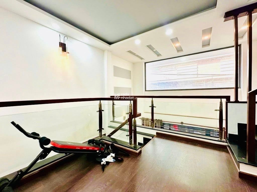 GIÁP LUỸ BÁN BÍCH - HXH - NHÀ ĐẸP 52M NGANG 4.5 - 3 TẦNG - 3PN TẦM 5.X