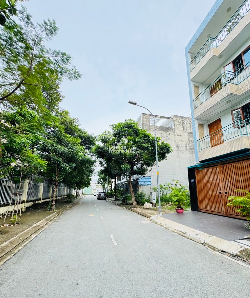 BÁN NHÀ MẶT TIỀN KHU DÂN CƯ HAI THÀNH 100M2 9.X TỶ 4 TẦNG NỘI THẤT GỖ CAO CẤP TRƯỜNG HỌC CÔNG VIÊN