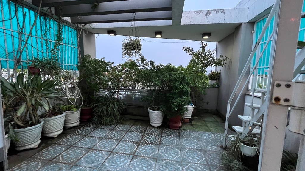 NHÀ ĐẸP HẺM THÔNG 4 TẦNG ÔTÔ ĐỔ CỬA NGÀY ĐÊM ĐỐI DIỆN VẠN PHÚC, 5X20; 11,5 TỶ.