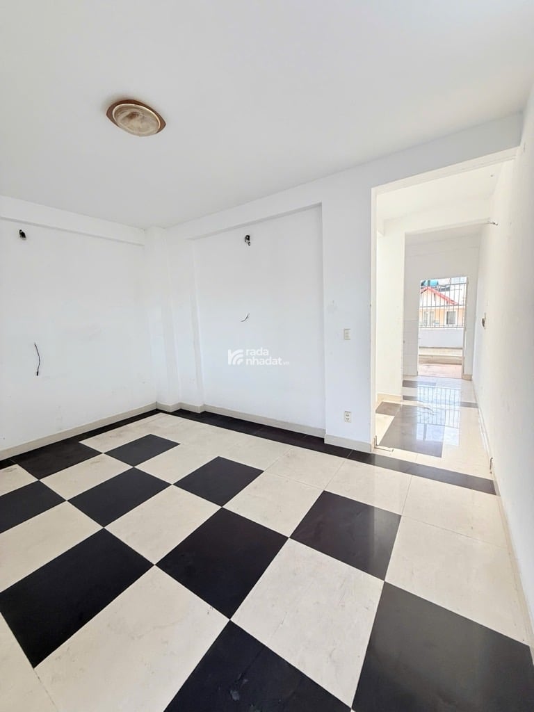 Bán nhà Tân Bình 5x19 x 4 tầng , HXH ngủ trong nhà, gần mặt tiền Phạm Văn Hai