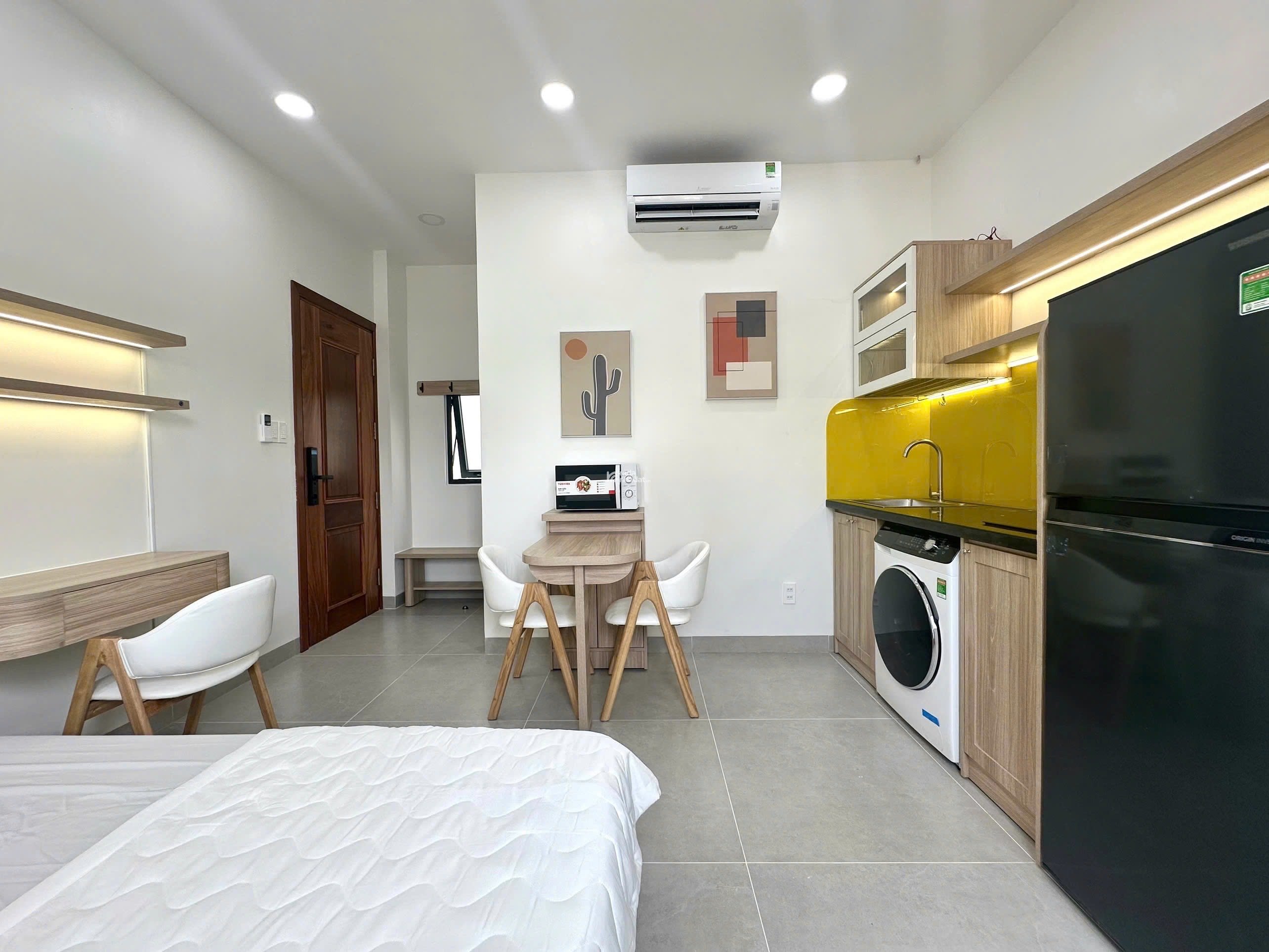 CỰC PHẨM STUDIO FULL NỘI THẤT CỬA SỔ MÁY GIẶT RIÊNG QUẬN 10 Địa chỉ:Tô Hiến Thành-Nằm vị trí sát