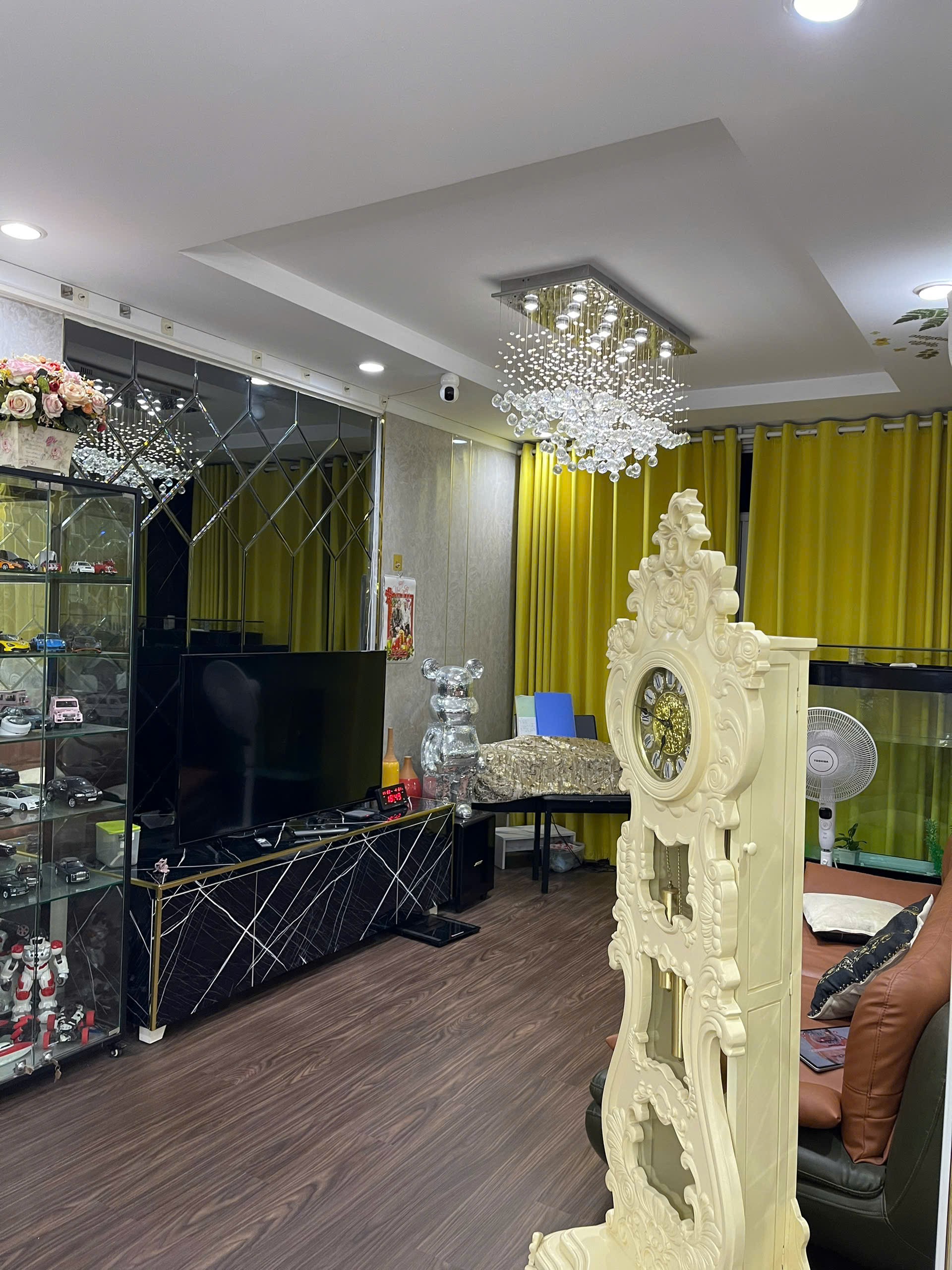 BÁN CĂN HỘ CAO CẤP QUẬN 7, FULL NỘI THẤT, DỌN VÀO Ở NGAY