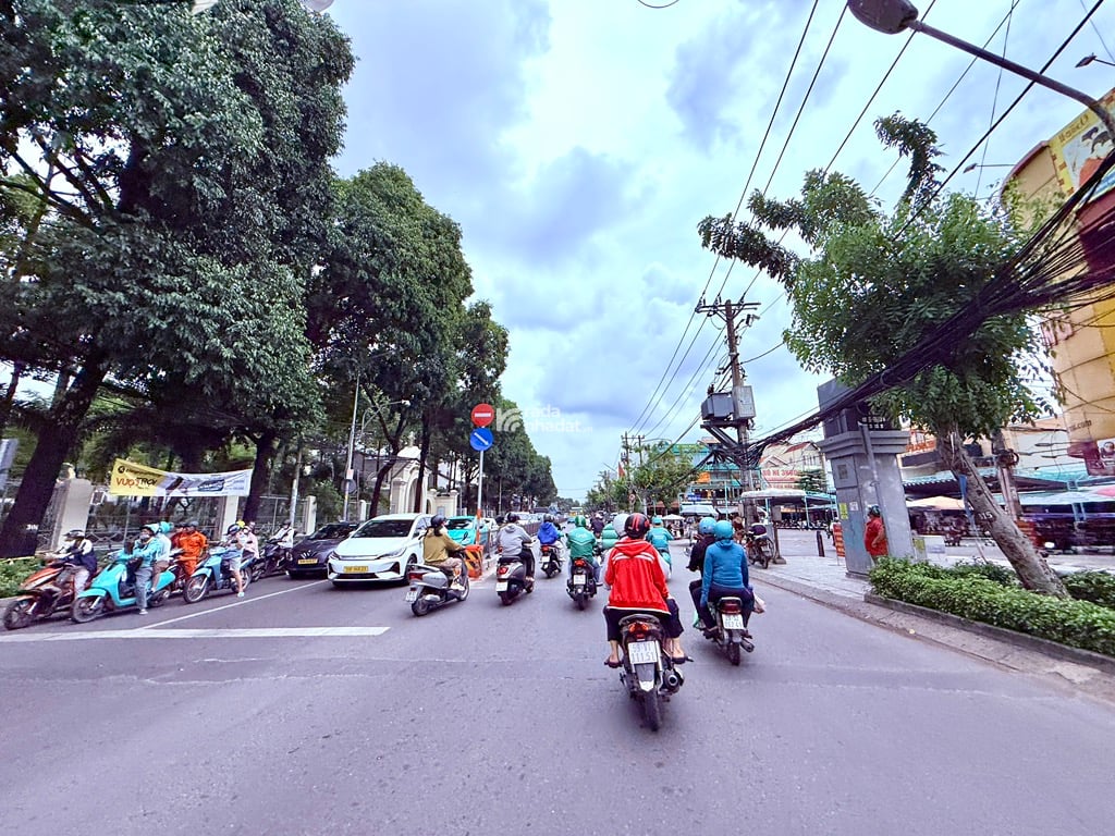 MẶT TIỀN KHỦNG KINH DOANH SẦM UẤT DOANH THU 60tr/THÁNG