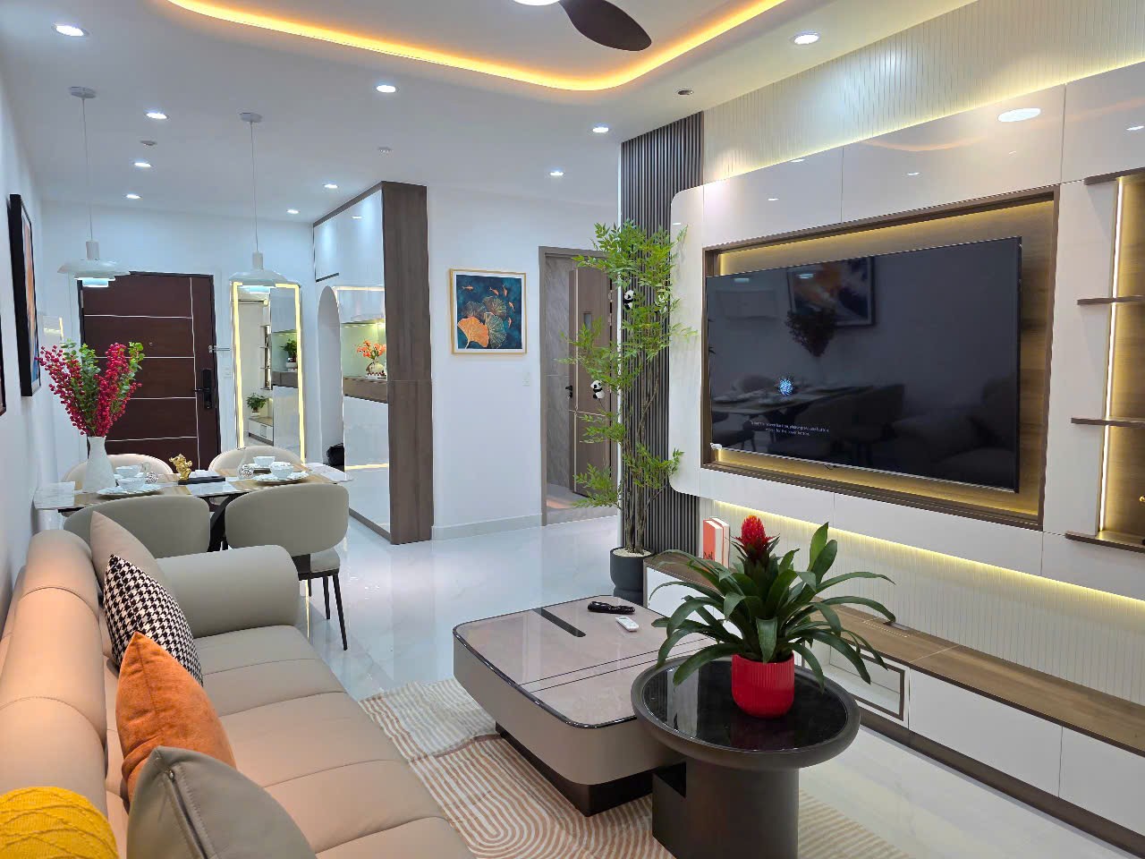 Bán nhanh căn hộ Sky garden 3, PMH, Q7, dt 72m2, tk 3PN nhà mới, giá chỉ 6,7 tỷ 